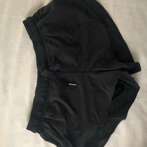 Lululemon hotty hot short 2.5” black